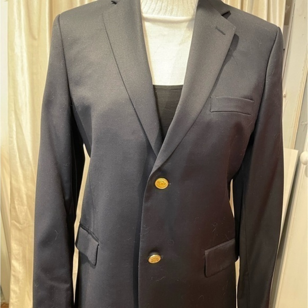 Joseph Abboud, classic navy blue blazer with gold buttons in excellent condition